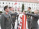 Die Offiziere leisten ihren Eid auf die Republik Österreich. (Bild öffnet sich in einem neuen Fenster)