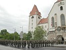 Die angehenden Offiziere beim Einmarsch in die Militärakademie. (Bild öffnet sich in einem neuen Fenster)