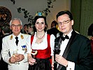 Generalmajor Sinn und BM Darabos mit der NÖ-Weinkönigin. (Bild öffnet sich in einem neuen Fenster)