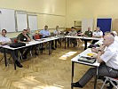 Unteroffiziere aus 15 Ländern diskutieren an der Unteroffiziersakademie. (Bild öffnet sich in einem neuen Fenster)