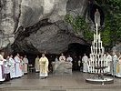 Heilige Messe an der Grotte 2. (Bild öffnet sich in einem neuen Fenster)