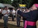 Militärbischof Werner dirigiert die Militärmusik Kärnten. (Bild öffnet sich in einem neuen Fenster)
