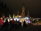 Stimmungsvoll: Lourdes bei Nacht. (Bild öffnet sich in einem neuen Fenster)