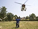 Ein Eurocopter EC-135 bei der Anlandung. (Bild öffnet sich in einem neuen Fenster)