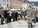 Einmarsch der Truppen zum Festakt auf den Hauptplatz in Leoben. (Bild öffnet sich in einem neuen Fenster)