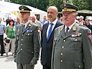 V.l.: Oberst Holzer, Landtagspräsident Wegscheider, General Entacher. (Bild öffnet sich in einem neuen Fenster)