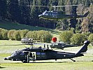 S-70 "Black Hawk" und AB-212 des Bundesheeres. (Bild öffnet sich in einem neuen Fenster)