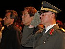 Rechts: Militärkommandant Brigadier Heinz Zöllner. (Bild öffnet sich in einem neuen Fenster)