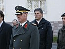 Militärisch Höchstanwesender ist Brigadier Heinz Zöllner. (Bild öffnet sich in einem neuen Fenster)