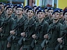 Die Soldaten des Versorgungsregimentes tragen das blaue Barett. (Bild öffnet sich in einem neuen Fenster)