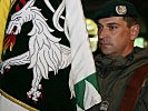 Der Fahnenträger mit der Standarte des Militärkommandos Steiermark. (Bild öffnet sich in einem neuen Fenster)