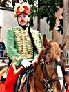 Historisch uniformierte Reiter... (Bild öffnet sich in einem neuen Fenster)