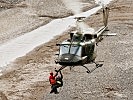 Am Lech übten Hubschrauber-Teams des Bundesheeres das Bergen von Personen. (Bild öffnet sich in einem neuen Fenster)