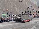 Der Kampfpanzer "Leopard" 2A4 begeistert die Besucher der Roadshow. (Bild öffnet sich in einem neuen Fenster)