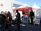 Die Militärpolizei zeigt ihre Spezialausrüstung und Fahrzeuge. (Bild öffnet sich in einem neuen Fenster)