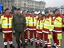 Die Helfer Wiens mit dem Militärkommandanten von Wien. (Bild öffnet sich in einem neuen Fenster)