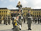 ...Militärmusik Niederösterreich ihr Showprogramm. (Bild öffnet sich in einem neuen Fenster)