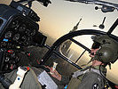 Der Pilot eines "Alouette" III Hubschraubers über der Bundeshauptstadt. (Bild öffnet sich in einem neuen Fenster)