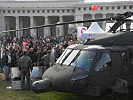 Die Luftstreitkräfte zeigen ihren S-70 "Black Hawk". (Bild öffnet sich in einem neuen Fenster)