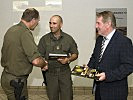 Militärkommandant Generalmajor Kurt Raffetseder (l.) gratuliert zum gelungenen Werk.