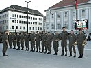 Die ausgezeichneten "Soldaten des Jahres 2008" und ihre Kommandanten.