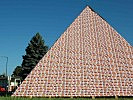 Eine 9 m hohe Brot-Pyramide verdeutlicht die Bedeutung der Garnison für die örtlichen Wirtschaftsbetriebe.