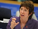 Die Hohe Vertreterin Catherine Ashton: "Das Handbuch hilft, die Gemeinsame Sicherheits- und Verteidigungspolitik weiterzuentwickeln."