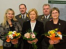 Generalmajor Raffetseder (l. hinten) und Oberst Hehenberger mit Bezirkshauptfrau Mitterlehner, Landtagspräsidentin Ortner und NR-Abgeordneter Haubner.