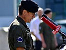 Oberst Langthaler, designierter stellvertretender Forcecommander der "EUBG 2012-2" bei seiner Ansprache.