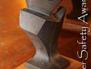 Die von Künstler Herbert Petermandl entworfene Statuette für den Safety Award 2011.
