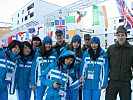 Rekrut Simon Martin (ganz rechts) mit einem Teil der Mannschaft aus Kasachstan.