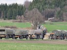 Mit bis zu 80 schweren Lkw rollten die Konvois durch schwieriges Gelände.