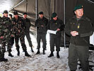 Oberst Hofer erklärt die Ausbildungsmöglichkeiten am Truppenübungsplatz Seetaler Alpen.