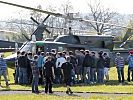 Die Hubschrauber interessierten die Schülerinnen und Schüler besonders.