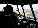 Ein Blick aus dem Cockpit während des Landeanflugs auf Tripolis.
