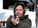 Olympiateilnehmerin Korporal Stefanie Obermoser ist auch mit der Pistole treffsicher.
