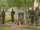 Seit vielen Jahren wird beim Gedenkstein der Infanterie den verstorbenen Soldaten gedacht.