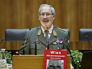 Brigadier in Ruhe Rolf Urrisk-Obertynski präsentierte sein neues Buch im Parlament. (Foto: Parlamentsdirektion/Bildagentur Zolles KG/Mike Ranz)
