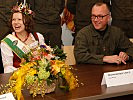Die steirische Blumenkönigin "Lena die Erste" zum Antrittsbesuch beim Militärkommandanten Heinz Zöllner.
