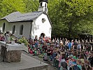 Gemeinsam mit Kindern der Volksschule Hötting wurde die heilige Messe zelebriert.