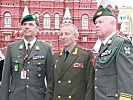 Oberst Pfeifer mit dem Chef der russischen Militärmusik, Generalleutnant Valerj Chalilov und Militärkapellmeister Oberstleutnant Abfolterer.