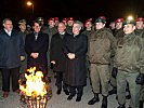 Minister Klug und Bundespräsident Fischer mit den Soldaten.