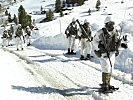 Soldaten des Lienzer Jägerbataillons unterwegs im Gebirge.
