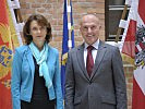 Klug mit Verteidigungsministerin Pejanovic-Djurisic.