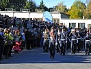 Die Polizeimusik Niederösterreich marschiert ein.
