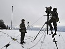 Berge, Schnee und Technik: Auf 1.300 Metern Seehöhe betreiben und bewachen die Soldaten des Radarbataillons eine militärische Flugfunkstation.