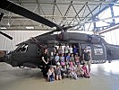 Die Schüler waren vom "Black Hawk"-Hubschrauber begeistert.
