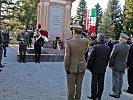 Am Denkmal der italienischen Soldaten wurde durch Vertreter Italiens ein Kranz niedergelegt.