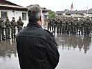 Bezirkshauptmann Mülller spricht vor der angetretenen Truppe der Miliz-Jägerkompanie Deutschlandsberg.