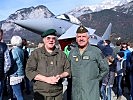 Der Kommandant der Luftstreitkräfte, Generalmajor Karl Gruber und der Tiroler Militärkommandant Generalmajor Herbert Bauer waren gemeinsam beim Flughafenfest in Innsbruck.
